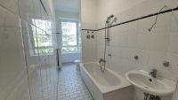 Wannenbad mit Fenster
