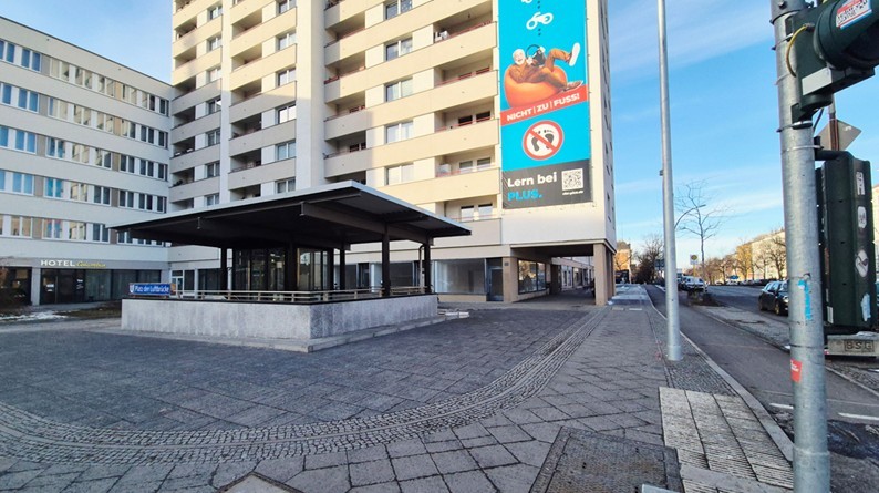 U-Bahn vor dem Gewerbe