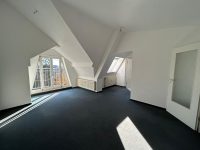 Lichtdurchflutetes Wohnzimmer