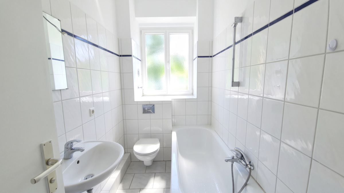 Wannenbad mit Fenster