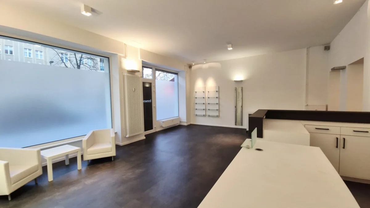 Blick zum Schaufenster