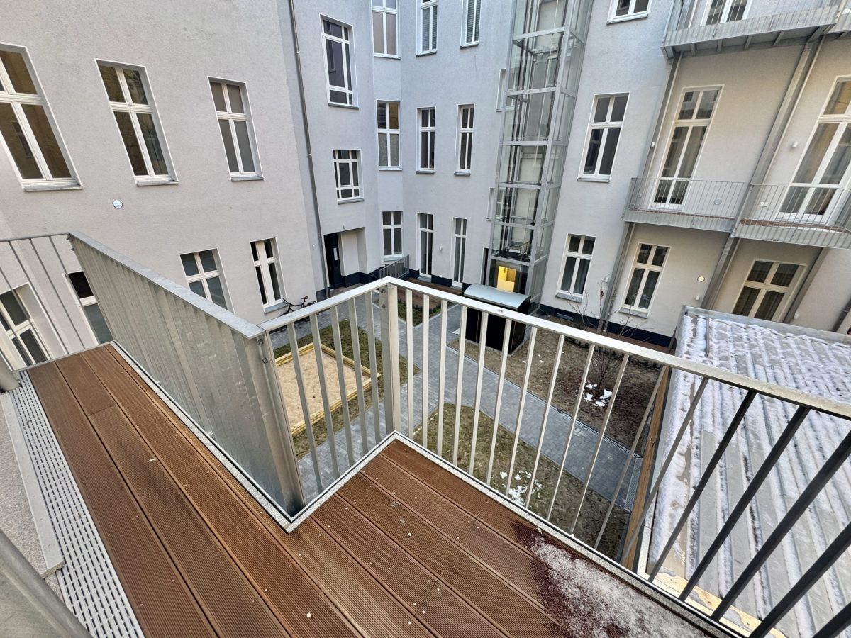 Balkon zum Hof
