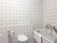 Hell gefliestes Bad
