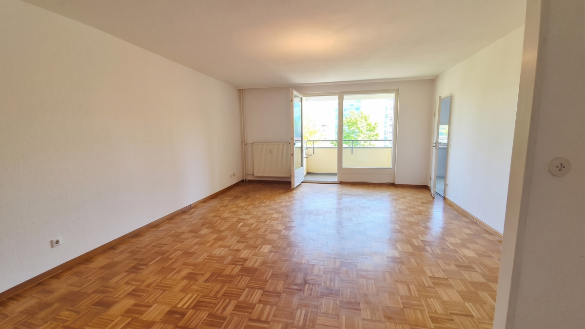 Großzügiges Zimmer