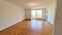 Großzügiges Zimmer