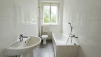 Wannenbad mit Fenster